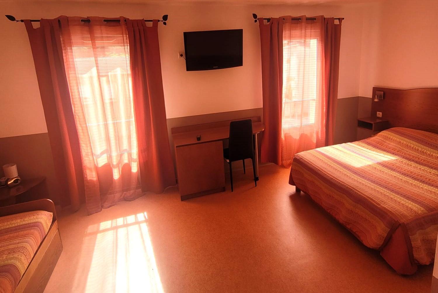 Hotel De L'Orb Bédarieux Zewnętrze zdjęcie