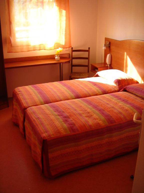 Hotel De L'Orb Bédarieux Pokój zdjęcie